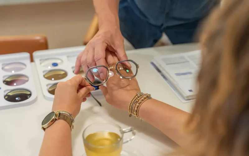 Kleur- en tintadvies voor brillenglazen in Apeldoorn